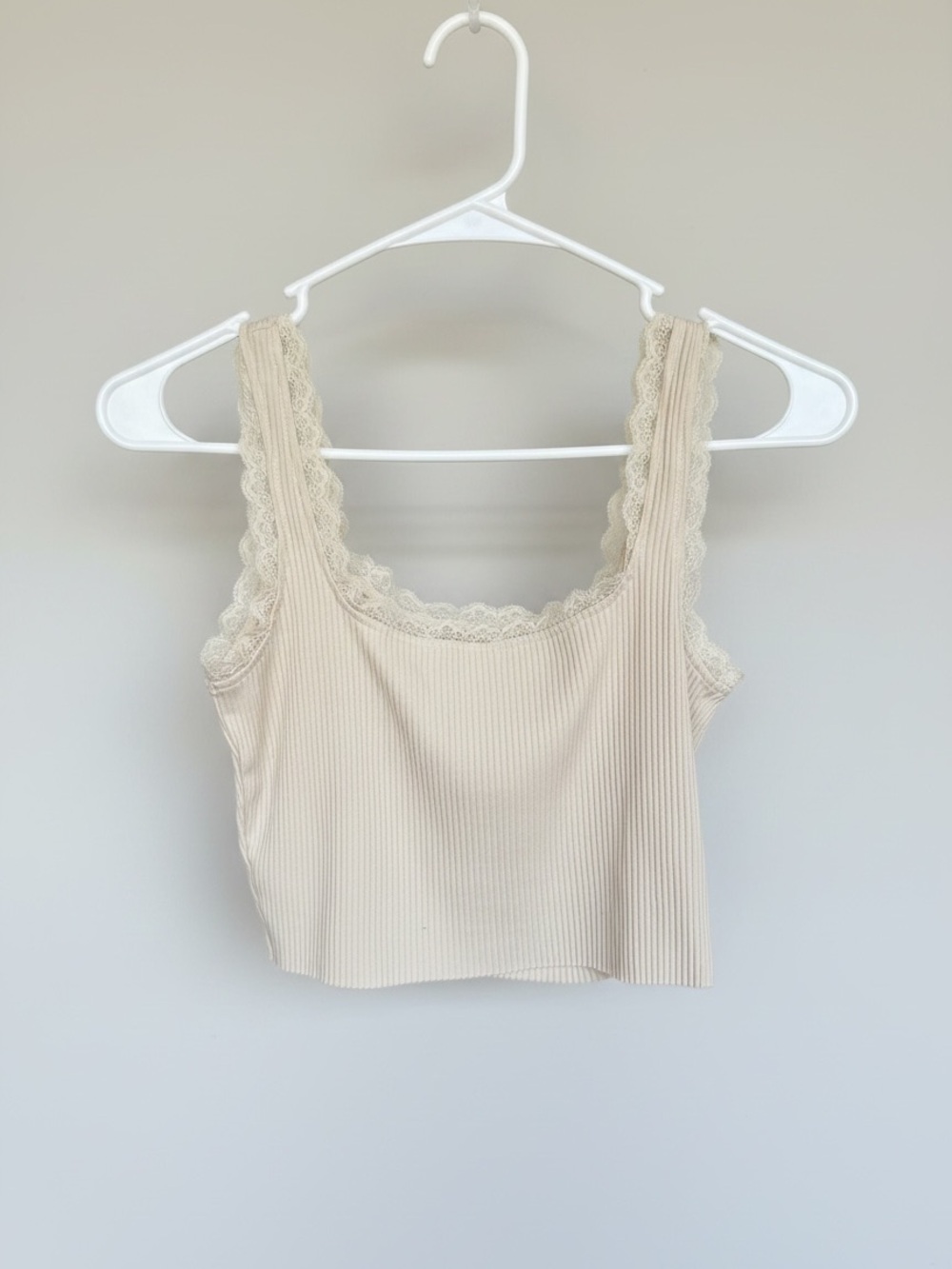SHEIN Cream Ribbed Lace Trim Tank Top